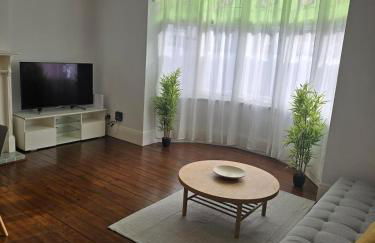 Coastal Comfort in Leigh Ideal for Work & Leisure - Foto 5