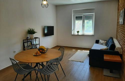 Vacation house with private pool and yard - Photo 27