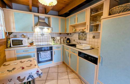 Chalet confortable avec 4 chambres, cheminée, grand terrain, proche pistes et lac - Foto 15