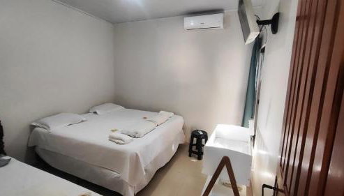 Casa tem 2 quartos com ar condicionado, garagem, aumenta geralmente é mais 50 por cento o valor - Foto 5