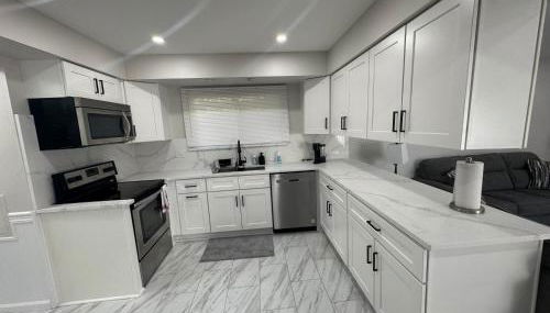 Modern Family Home -3BR -High Speed Wi-Fi Comfort - Foto 2