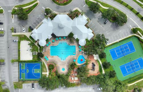 Resort Living Cozy Private Stay in Prime Location - Photo 8