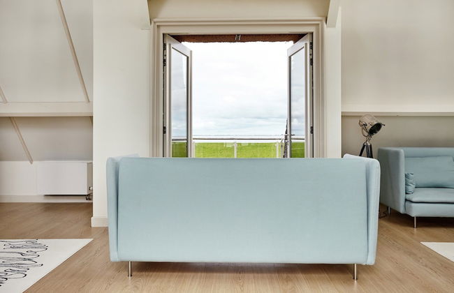 Stately Villa in Wierum with Fantastic Views & Hot Tub - Foto 9