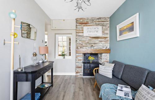 Bumble Cottage, Torcross - Heart of Torcross - Log burner - Ley views - Foto 9