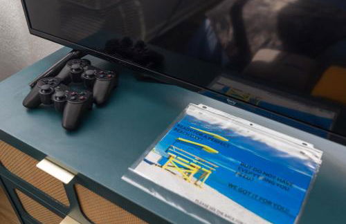 Serene Cottage Retreat Ideal for Couples & Solo Travelers - Photo 16