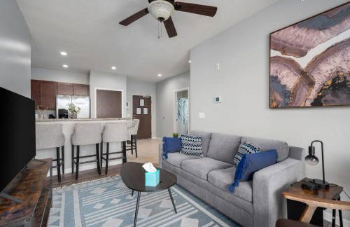 HUGE New Apartment, Free Parking, Near Mayo! - Foto 6