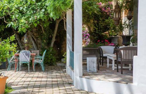 Sitges Hill Retreats-Masia Nur 22 bedrooms divided over 9 houses for max 44 guests - Foto 15