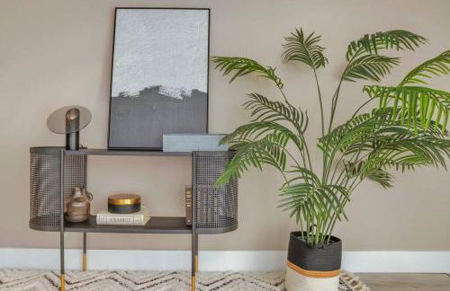 Stunning 2 Story Villa with Pool - Photo 31