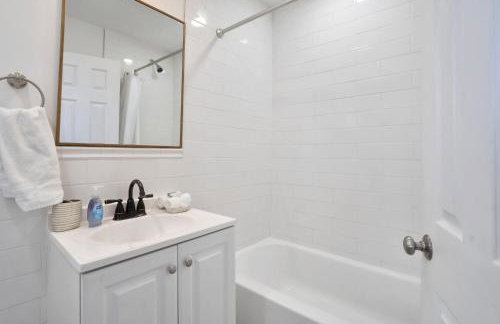 Soundview Beach House: 4BR,Panoramic Views 1.5hrsNYC - Foto 18