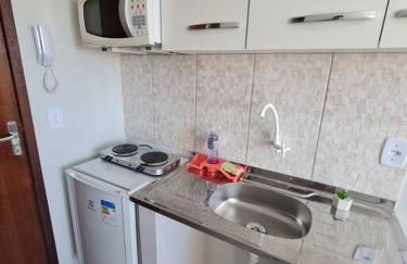 Kitnet303 centro, c linda vista janela, tv smart - Foto 7