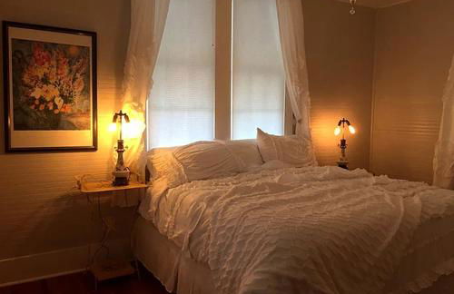 Historic Cottage Rental near Bentsen-Rio Grande Valley State Park in Mission, Texas - Photo 9