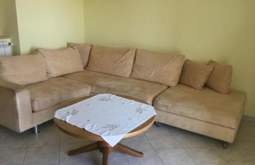 Confortevole e Luminoso Appartamento 100mq a Falerna con Vista sul Paese e sul Promontorio con Free WiFi Free Parking e Smart TV - Foto 3