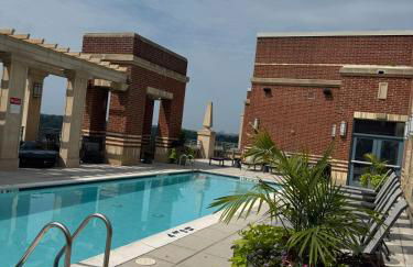 Luxury Stay-Free Parking-Amazon HQ-Nearby DC-Wifi-Pool-Gym - Photo 22