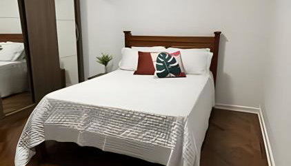 Perto da Praia com ar e estacionamento - Foto 2