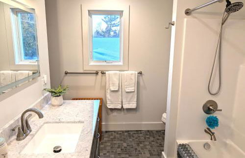 NEW! Eagles Landing - Lakefront & Gorgeous! - Foto 36