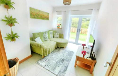 4 Bed Villa Sleeps 8 -private Terrace-free Parking - Foto 39