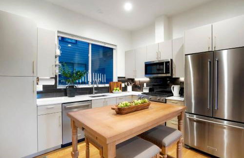 Million Dollar Rooftop MTN Views -2 King Beds-DT Golden - Photo 9