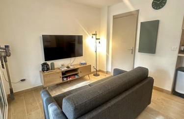 Appartement en rez de jardin-Proche du centre - Foto 7