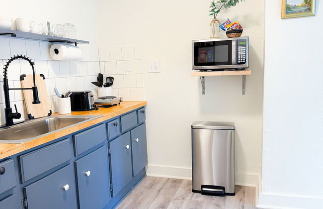 Renovated 2BR Near Paseo With Wifi Smart TV 31B - Photo 9