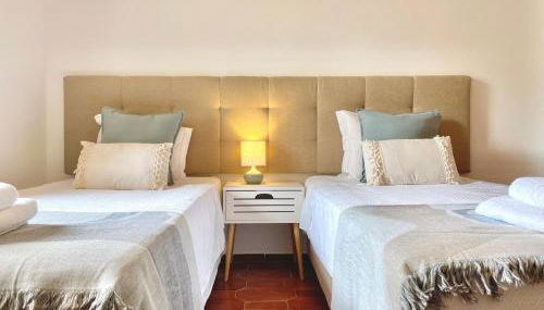 NOVO! Apartamento junto à praia com piscina - Foto 4