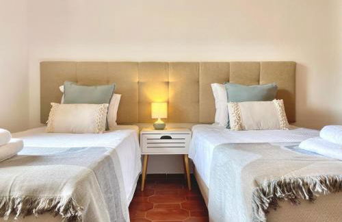 NOVO! Apartamento junto à praia com piscina - Foto 4