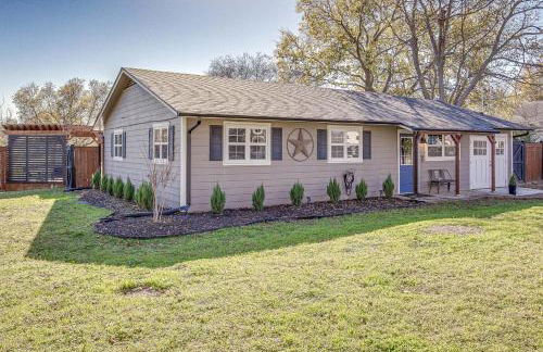 Game Room and Fire Pit Family-Friendly Aubrey Home - Foto 27