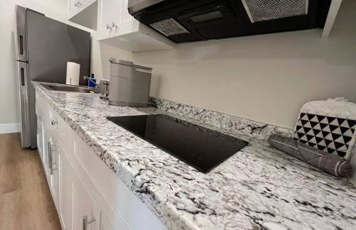 Exclusive Lake Tiny House in Beautiful Japanese Garden - Foto 10