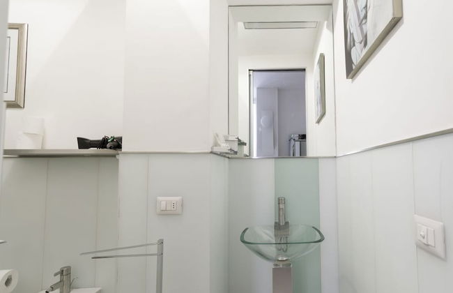 Stylish Apartment Close To Piazza Navona - Photo 29