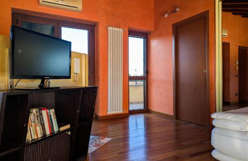 Openspace Attic Apartment with terrace, Wi-Fi - Foto 18