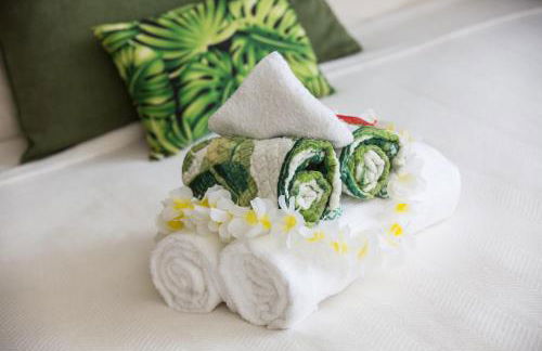 Tropical Studios at Marine Surf Waikiki - FREE PARKING - BEST LOCATION - FULL KITCHEN - SWIMMING POOL - Foto 132