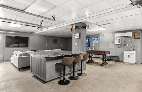 Scenic 5-Acre Retreat with Hot Tub Pool & Game Room - Foto 36