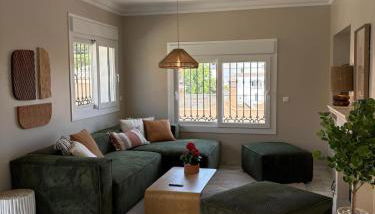 Luxury Villa with Panorama View and Heated Pool - Photo 4