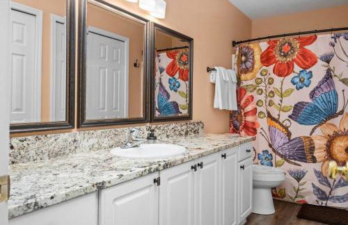 Solar Half-Plex with Chic Style in Country Glen - Foto 56