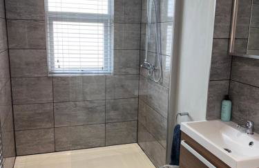 Sparkling Space - Twin or King Beds - Photo 57