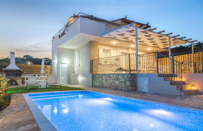 Villa Provenza - Photo 1