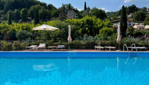 Feli Holiday Home - Panoramic pool lake view in Gardone Riviera - Foto 5, sunbed