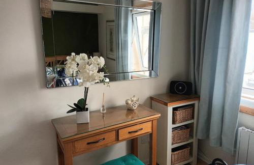 2 Bedroom Harbour Apartment - Photo 4