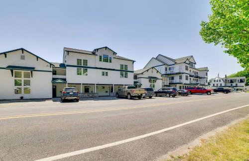 Beachfront Onekama Vacation Rental with Balcony! - Foto 21