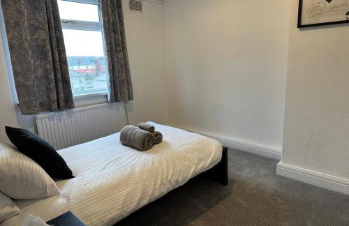 Spacious 3 bedroom House in Sheffield - Photo 9