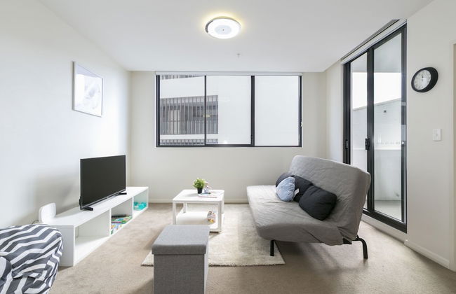 Cozy Home in Parramatta CBD - Photo 11