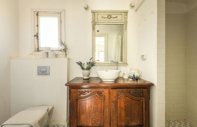 Elegant 1BR Apt w Balcony in the City - Photo 39