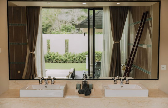 White Monkey Villa - Private Pool & Jacuzzi - Photo 36