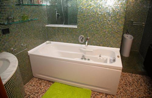 Green Apartment - Photo 14