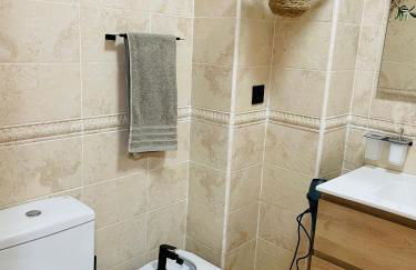 Schöne Unterkunft mit Pool und Terrasse. - Foto 19