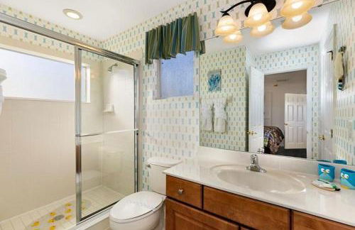 Lakeview 6-Bedroom Retreat with Game Room, Private Pool, Spa & Resort Amenities - Ideal for Families & Groups - Foto 15