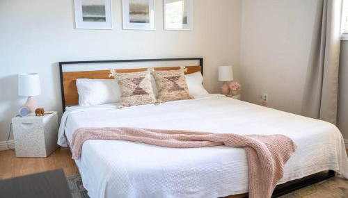 Turquoise Twin ★Vacation COS★3 King Beds★Near AFA - Foto 4