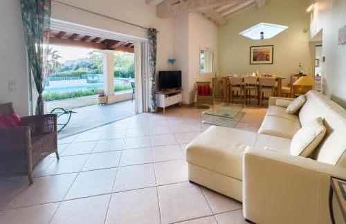 Exclusive Authentic Riviera Villa - Private Pool, Pétanque Court, Panoramic Mediterranean Sea & Estérel Mountain Views - Foto 3