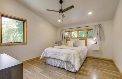 New Castle Getaway with Grill and Mountain Views! - Foto 14