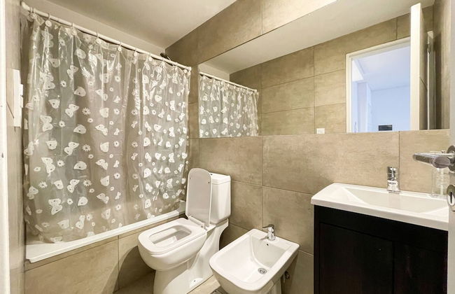 Impeccable 1 Bedroom Apartment in a Lively Area of Rosario - Photo 6