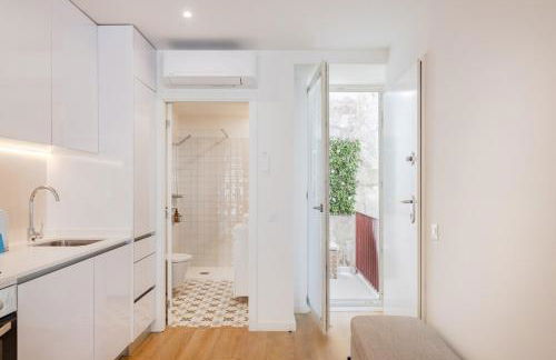 Studio Central 111 Collection - Photo 4